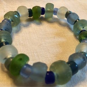 NWOT OS Stretchy Sea Glass Bracelet Blue Green